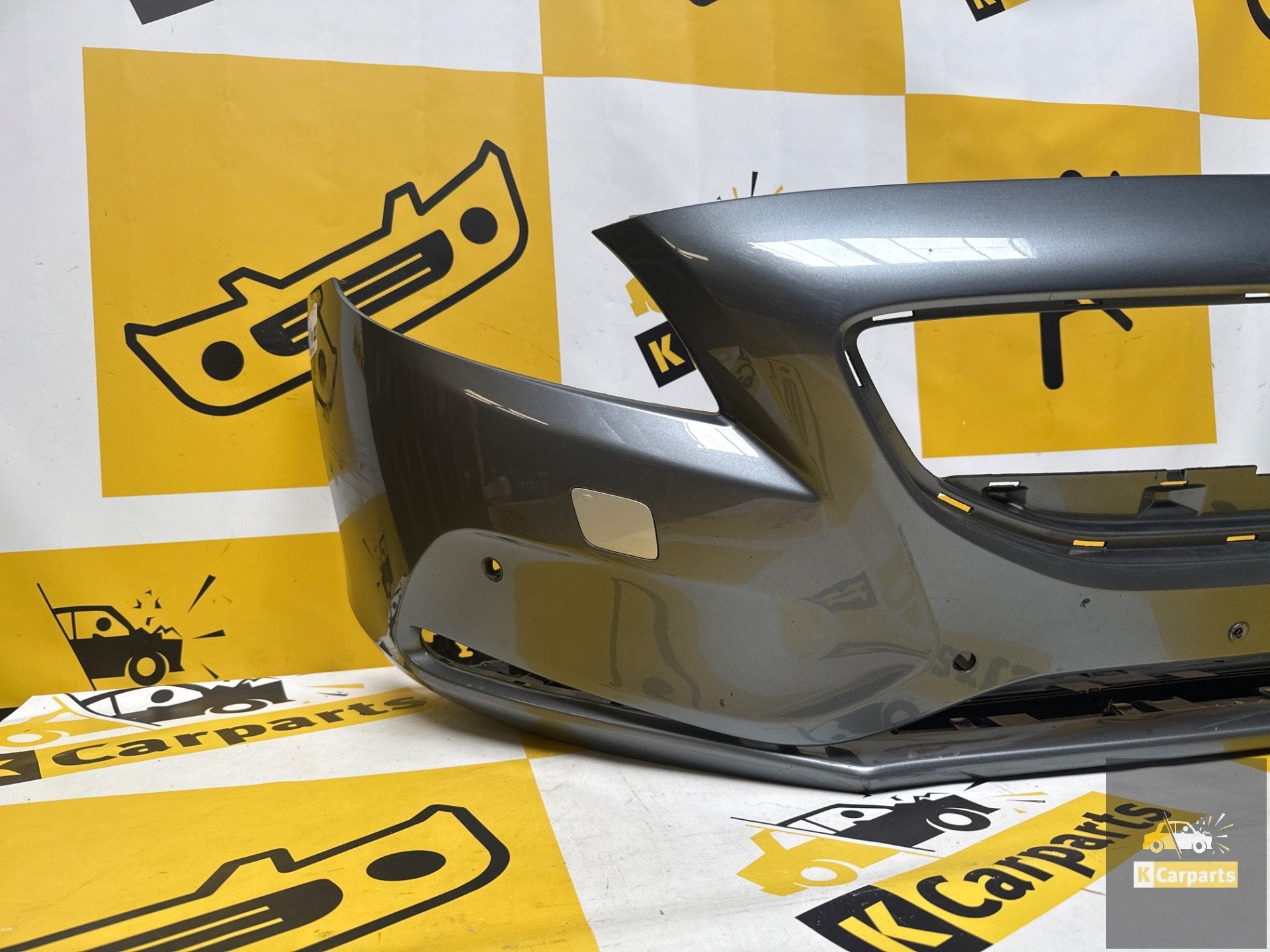 Volvo v40 Voorbumper KLS Normaal bumper, Info@fabrikant.eu, Ophalen of Verzenden, Volvo, Bumper