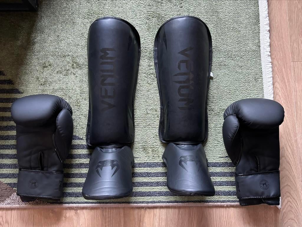Venum Challenger kickboks set, Overige, Vechtsportbescherming, Nieuw, Maat L