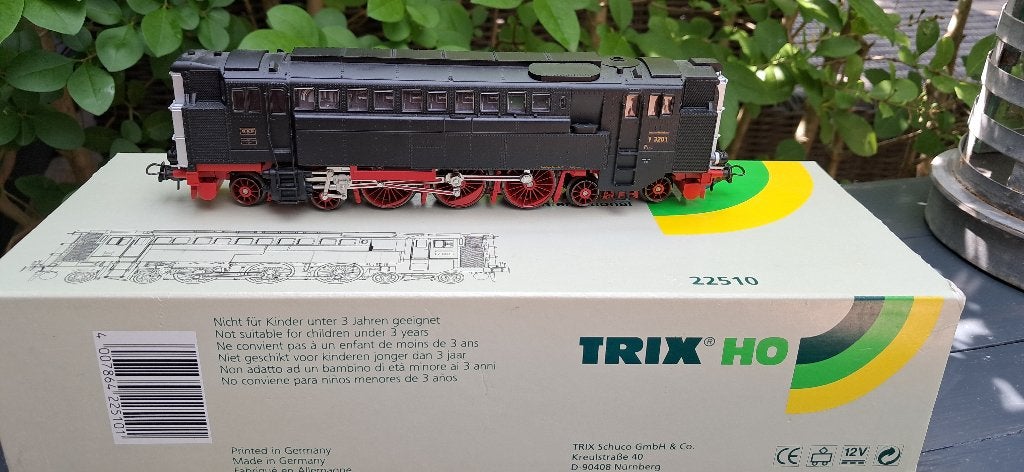 TRIX 22510 Diesel persdruk locomotief V3201 (BR V120), Trix, Ophalen of Verzenden, Zo goed als nieuw, Analoog