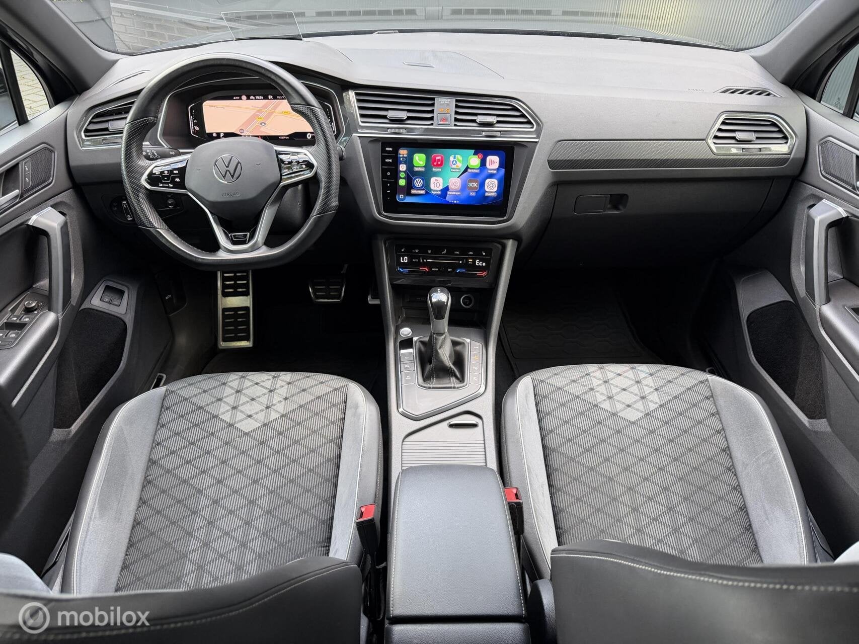 Volkswagen Tiguan 1.4 TSI eHybrid R-line|Black style|Pano|20, Auto's, Gebruikt, Zwart, 4 cilinders, Alcantara