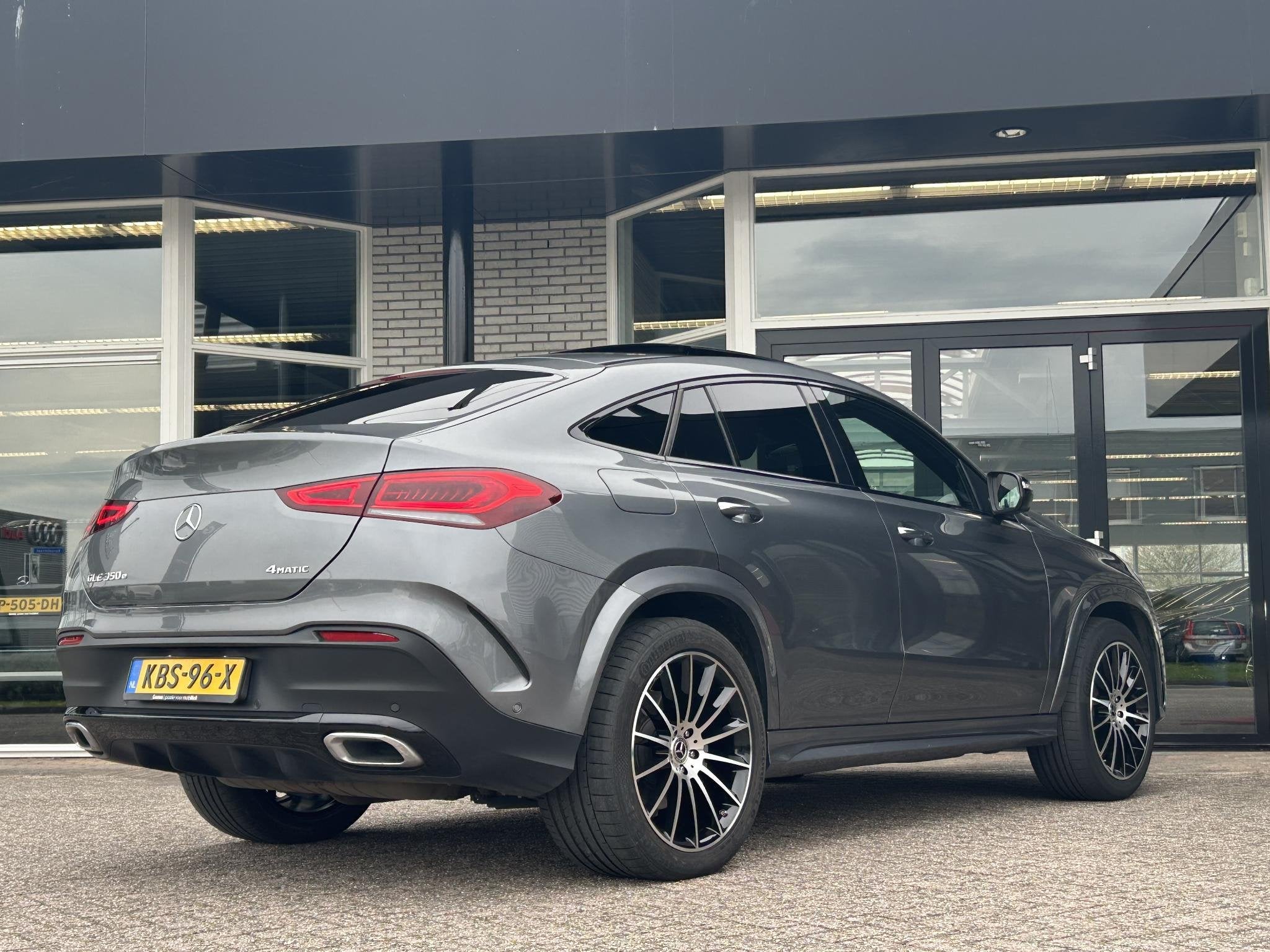 Mercedes-Benz GLE-klasse Coupé 350 e 4MATIC AMG | Panoramad, Auto's, Gebruikt, 4 cilinders, 2525 kg, Automatische klimaatregeling