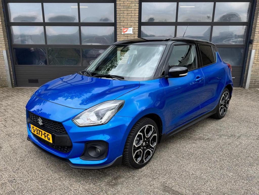 Suzuki Swift 1.4 Sport Smart Hybrid (bj 2023), Auto's, Overige carrosserieën, Swift, Origineel Nederlands, Bedrijf