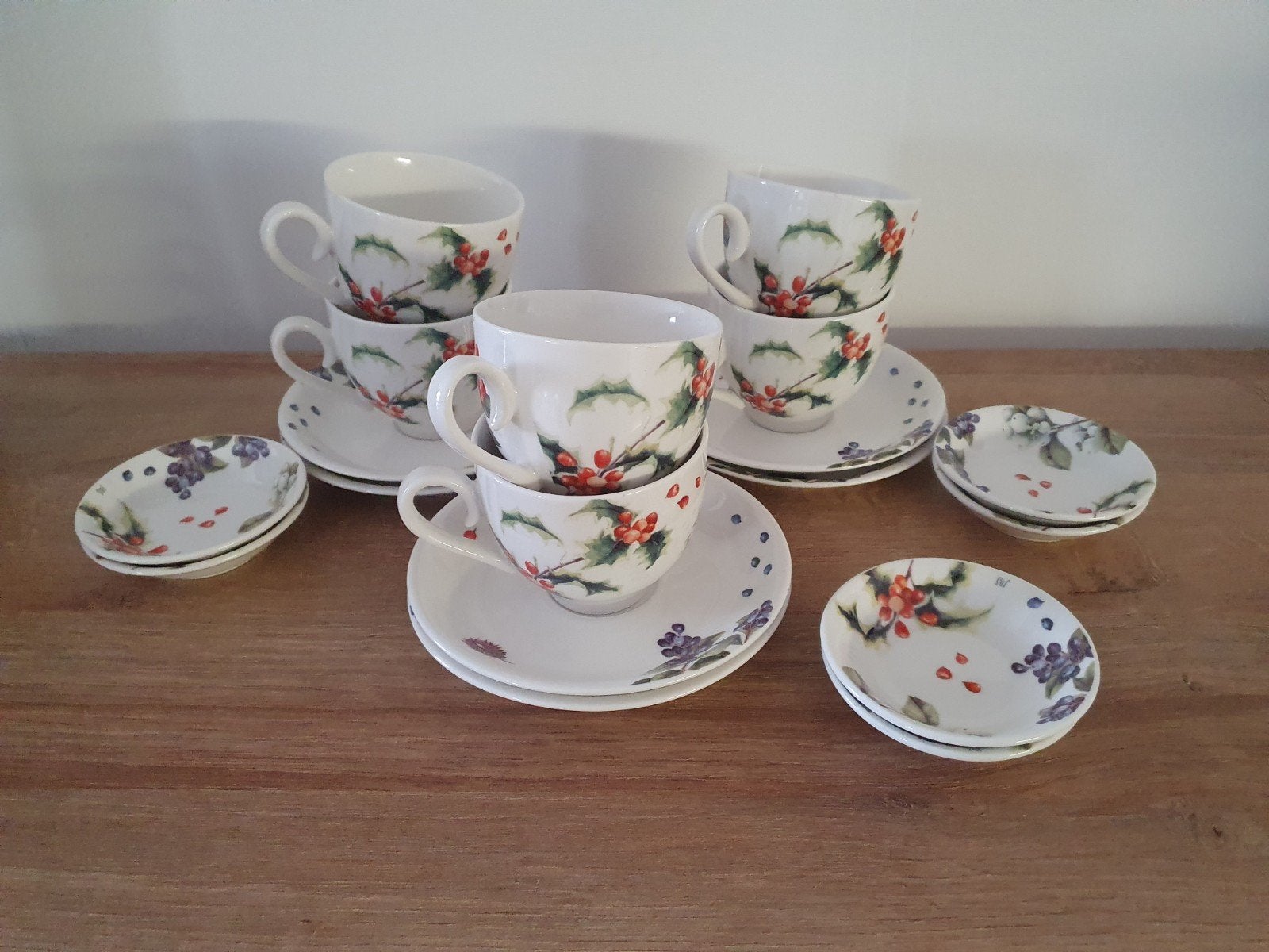 Kerst Janneke Brinkman JBS 6 kop en schotels en 6 schaaltjes, Ophalen, Zo goed als nieuw, Overige stijlen, Kop(pen) en/of Schotel(s)
