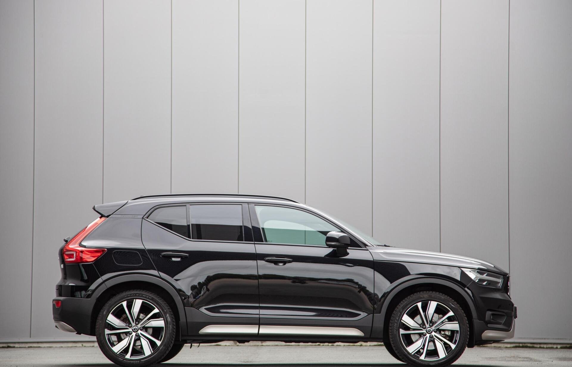 Volvo XC40 1.5 T5 Recharge R-Design MY2022|Leder/alcantara|H, Auto's, Zwart, Bedrijf, Hybride Elektrisch/Benzine, 3 cilinders