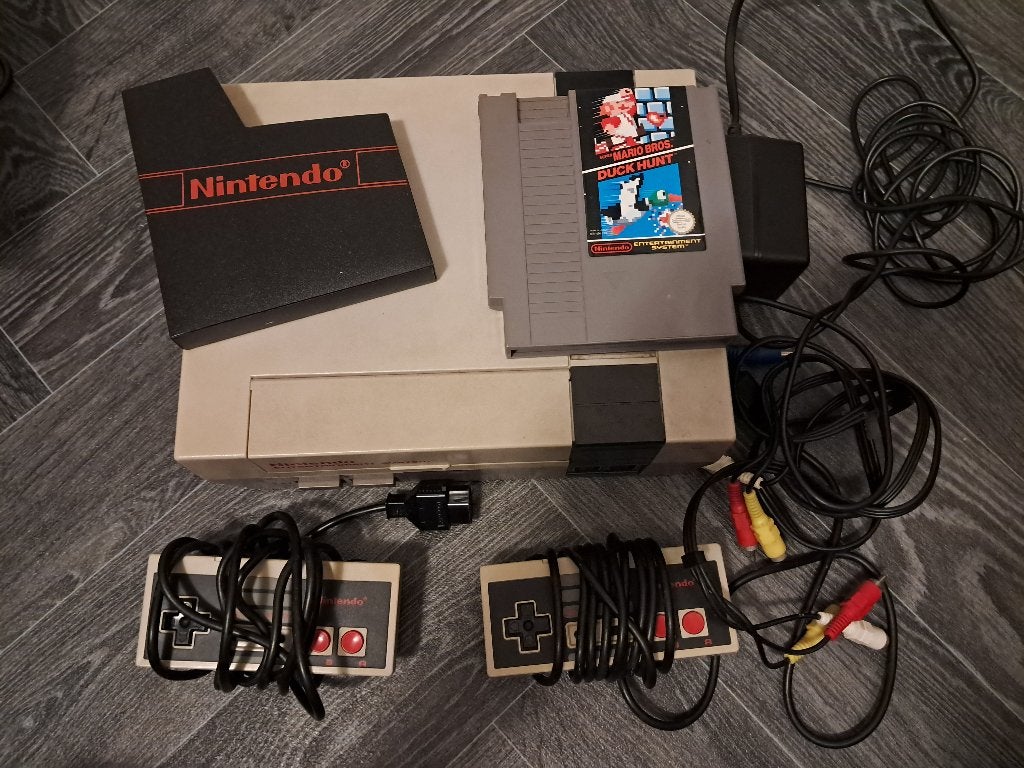 Nintendo NES Classic met Super Mario Bros. / Duck Hunt, Spelcomputers en Games, Ophalen of Verzenden, Gebruikt, Met 2 controllers