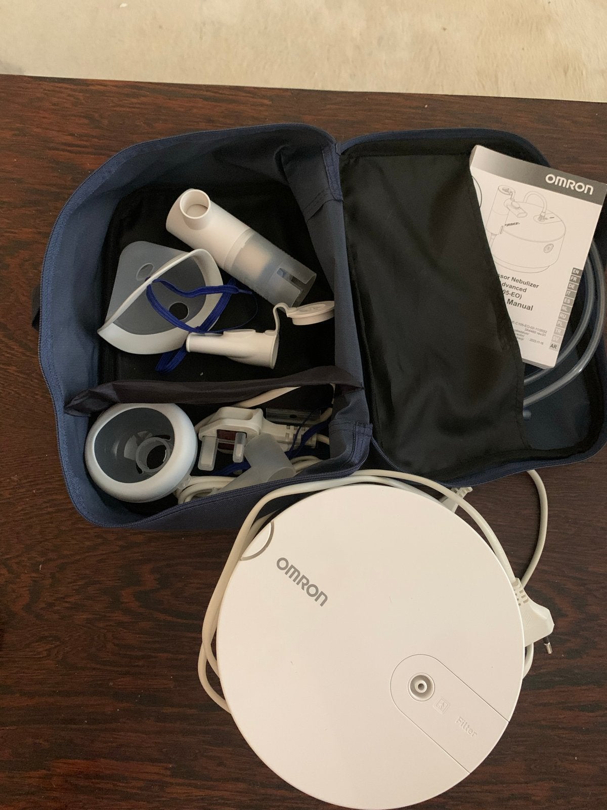 Omron Compressor Nebulizer - Compleet met accessoires, Sport en Fitness, Ophalen, Zo goed als nieuw