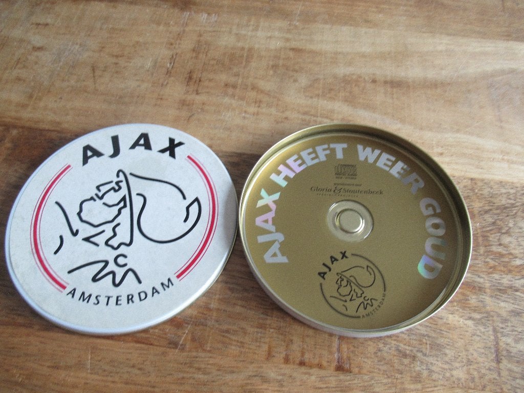 Collectors item Ajax CD Ajax heeft weer goud ijzeren doosje, Ophalen of Verzenden, Nieuw in verpakking, Inclusief doosje, Nederlandstalig