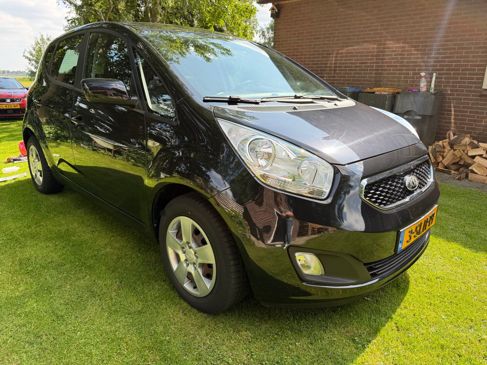 Kia Venga 1.6 Cvvt AUT Airco Cruise Camera Trekhaak Hoge Zit, Auto's, Kia, Euro 5, 1169 kg, 4 cilinders, Zwart