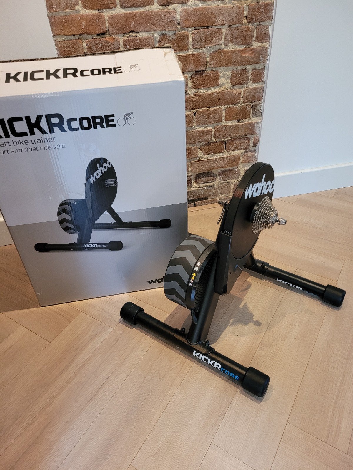 Wahoo KICKR CORE Smart Bike Trainer - Zo goed als nieuw, Aluminium, Zo goed als nieuw, Meer dan 20 versnellingen, Ophalen