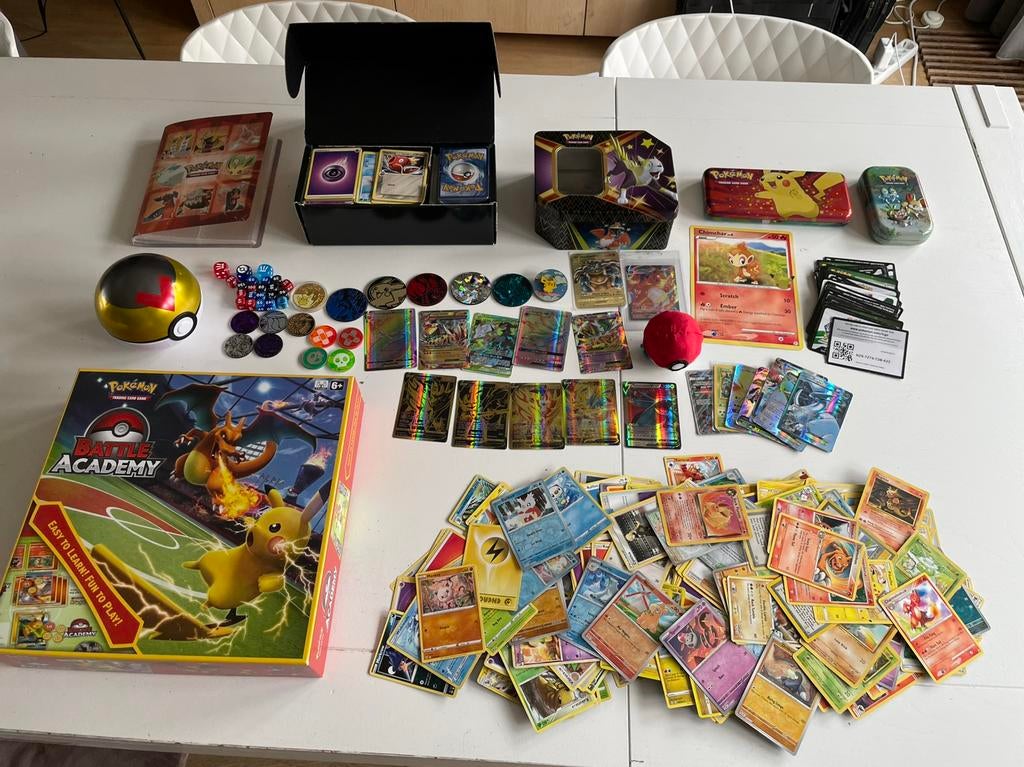 Pokemon verzameling incl bewaarblikken en coins, Ophalen, Gebruikt, Overige typen