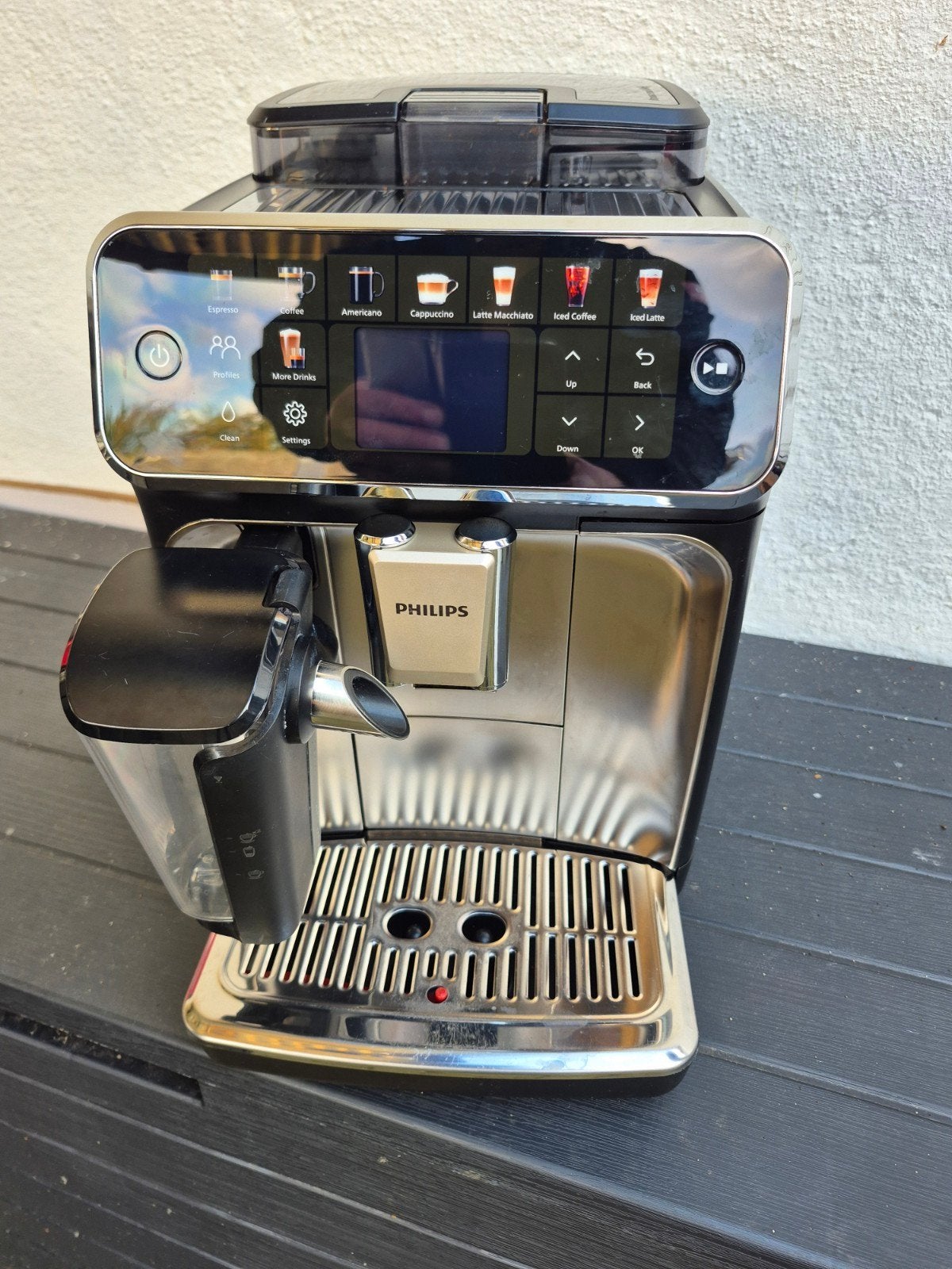 Philips lattego 5500 koffie bonenmachine in nette staat, Afneembaar waterreservoir, Verzenden, Koffiemachine, Zo goed als nieuw