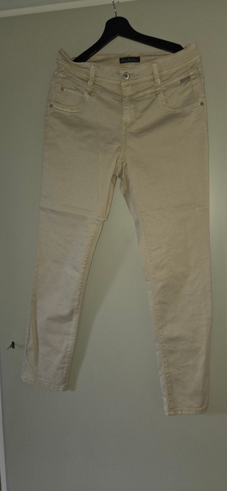 Red Button Jeans Dames - Maat 38/40 (M), Maat 38/40 (M), Beige, Ophalen of Verzenden, Zo goed als nieuw