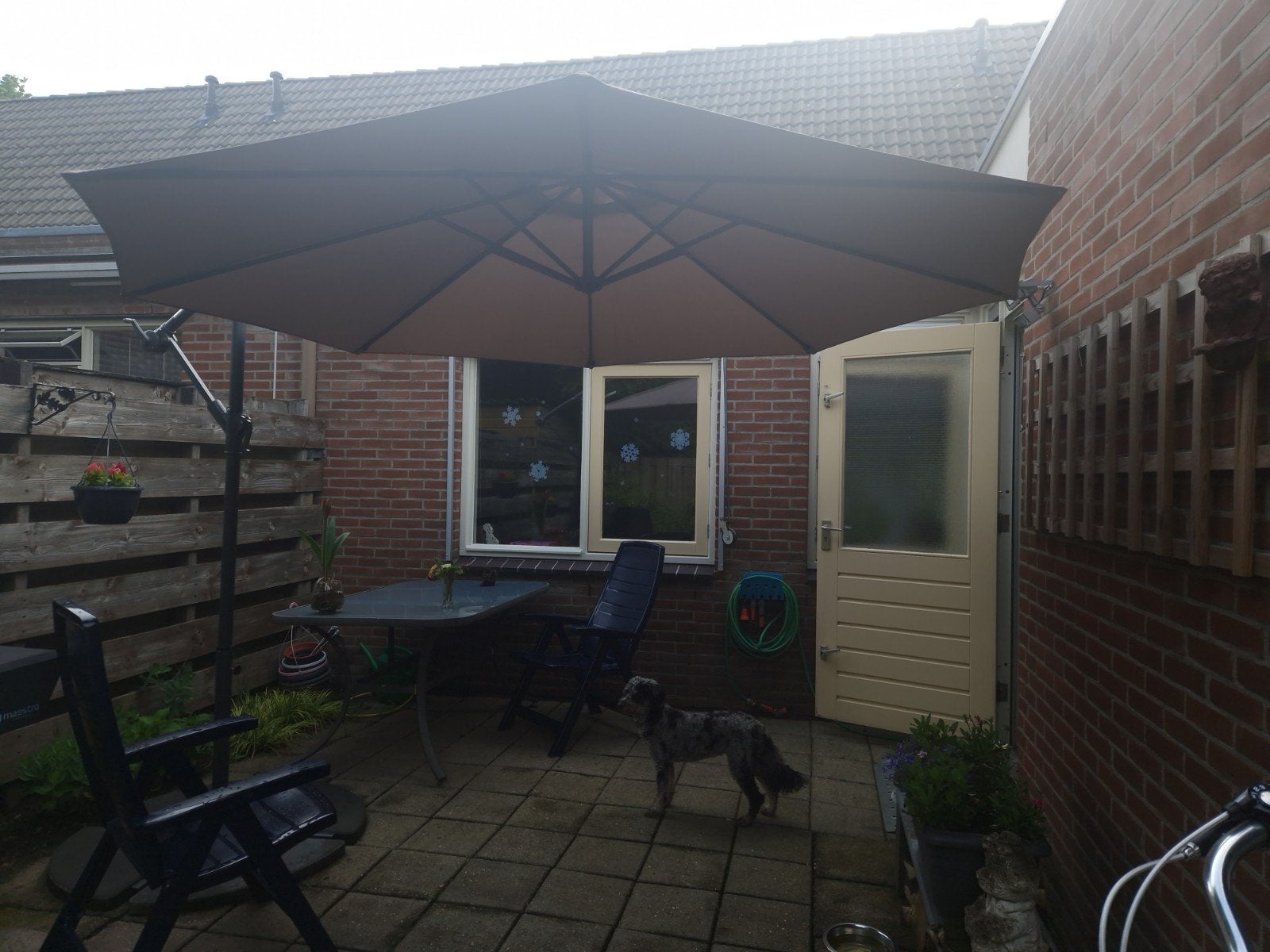 Zweefparasol incl. verzwaring kruisvoet, Ophalen, Zweefparasol