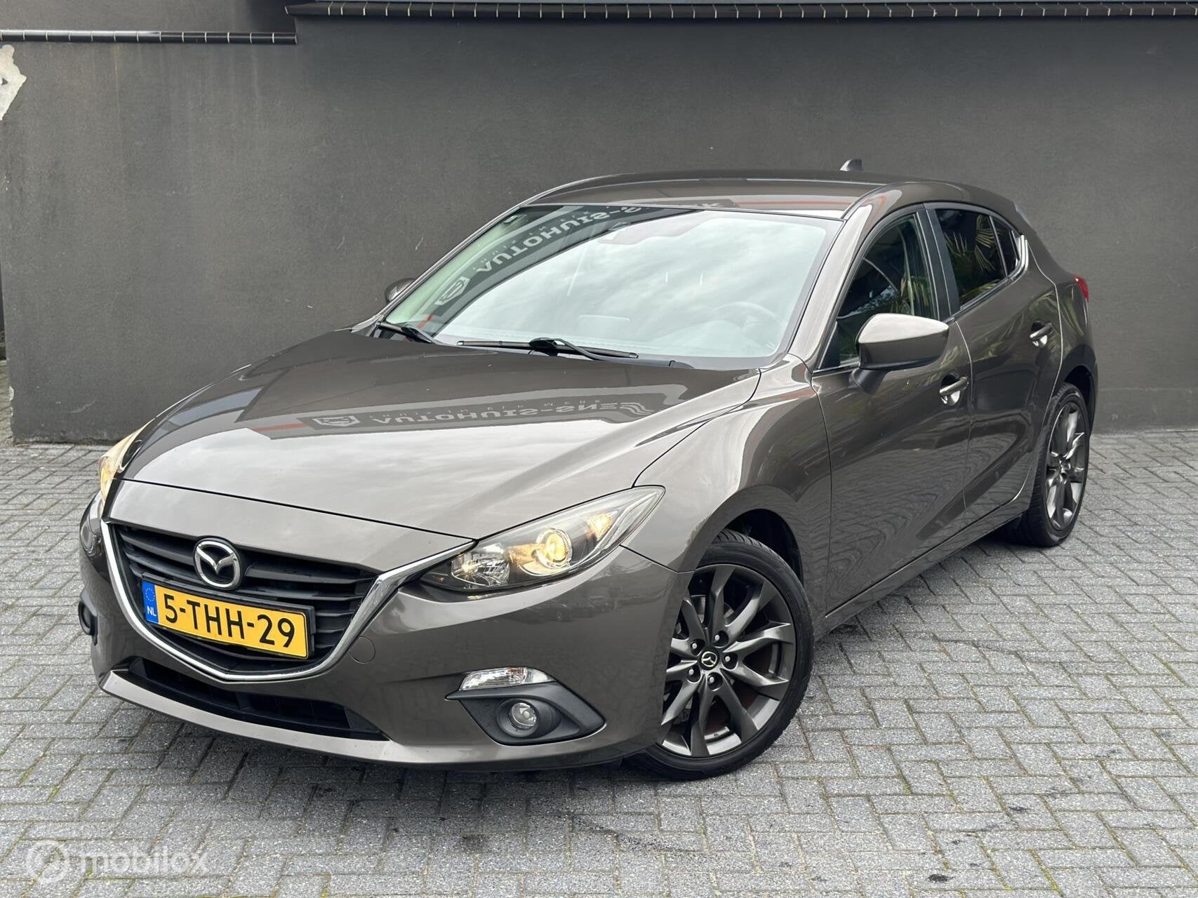 Mazda 3 2.0 SkyLease | CarPlay | Camera | Navi | Cruise |, Voorwielaandrijving, Gebruikt, 4 cilinders, Bruin
