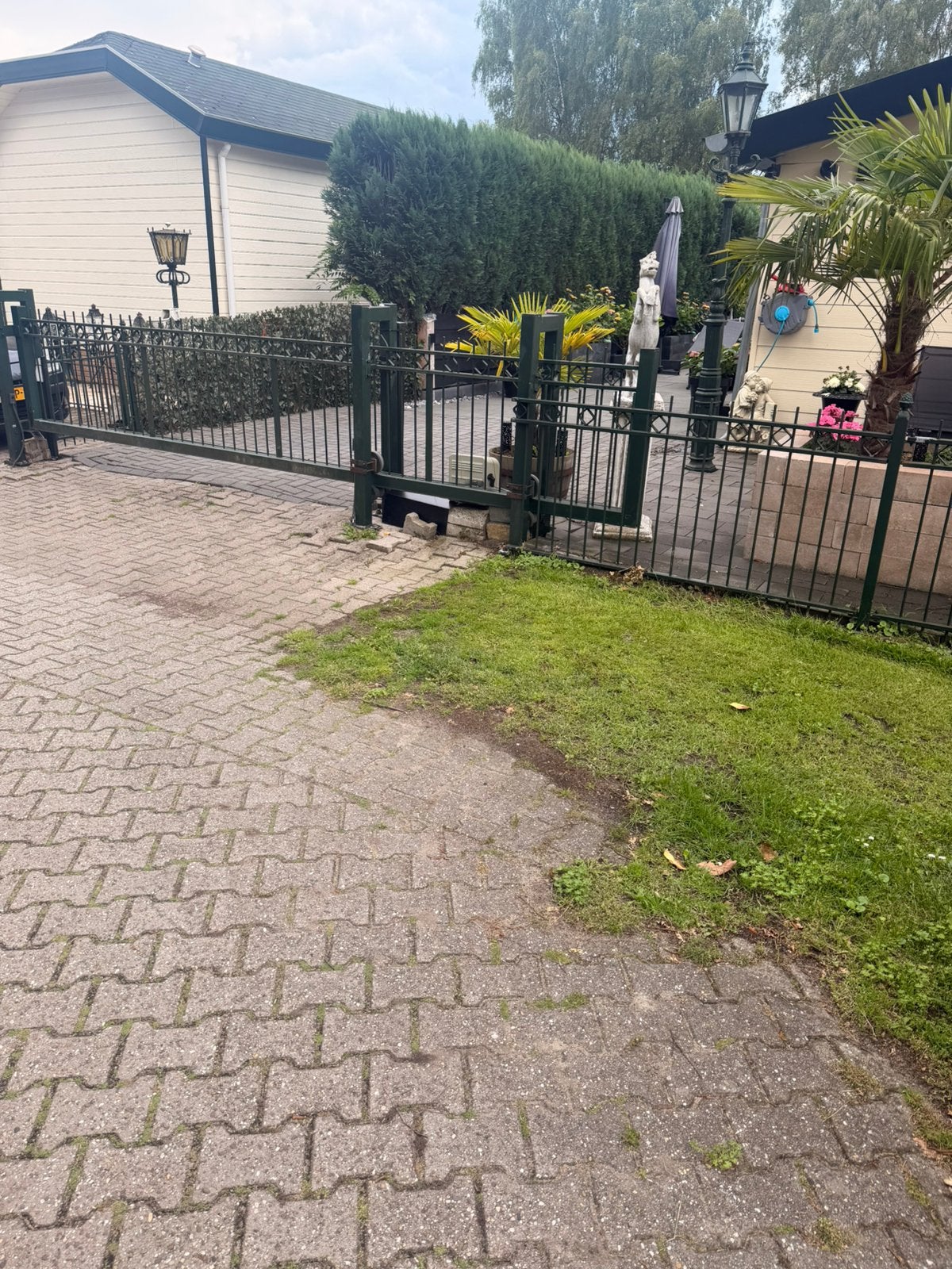 Sier hekwerk met poortjes, Ophalen, Gebruikt, IJzer, Sierhekwerk