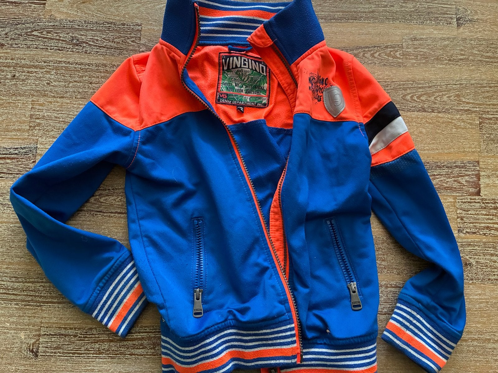 Vingino jongensjas maat 8 - Oranje/Blauw, Ophalen, Gebruikt, Jongen, Jas