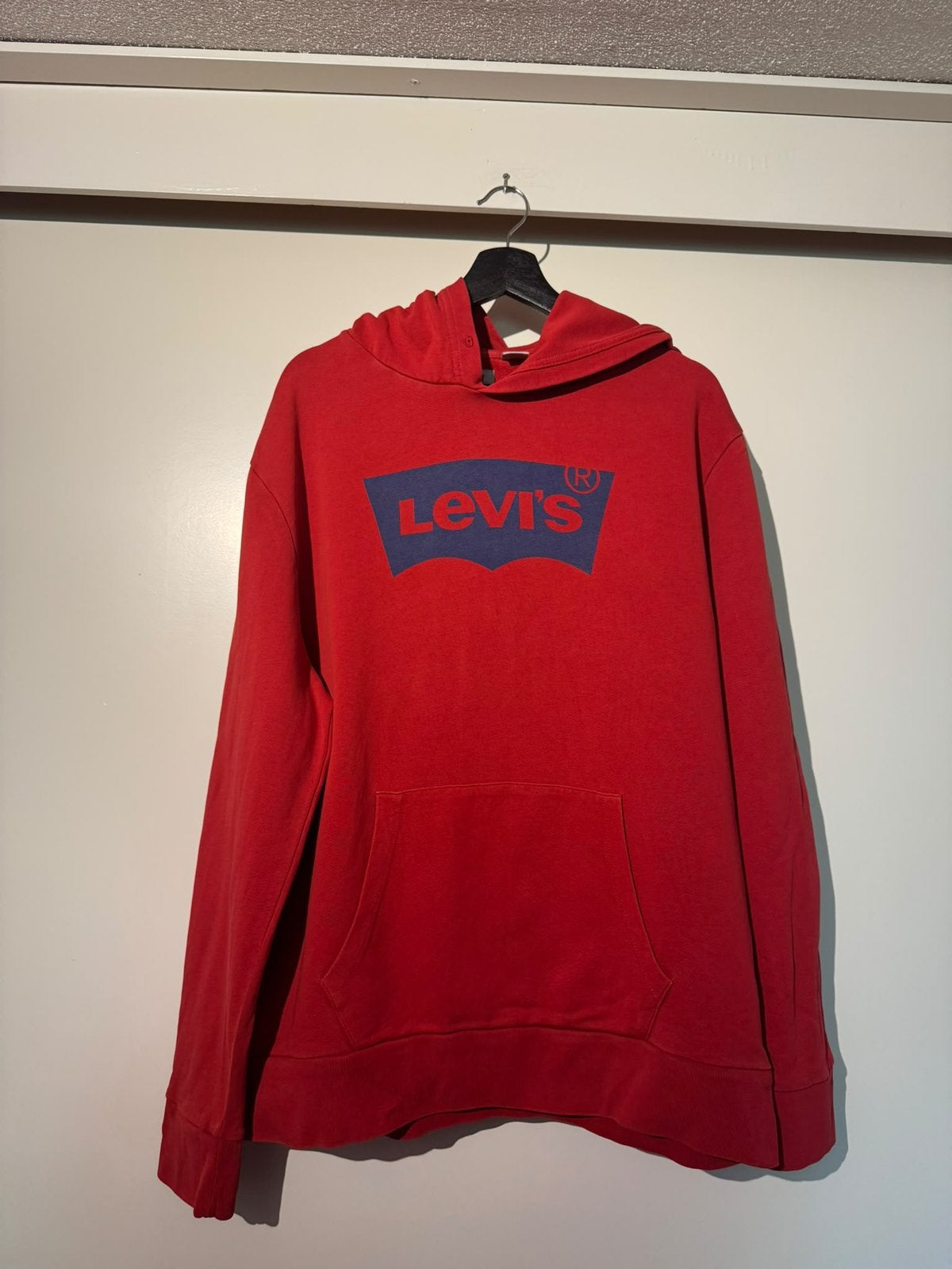 Fris rode Levi’s trui/hoodie maat XL, Ophalen of Verzenden, Zo goed als nieuw, Maat 56/58 (XL), Rood