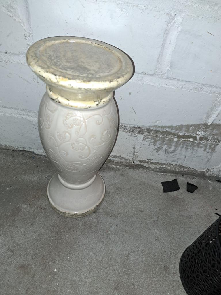 Gratis op te halen: Decoratieve zuil/kandelaar, Ophalen
