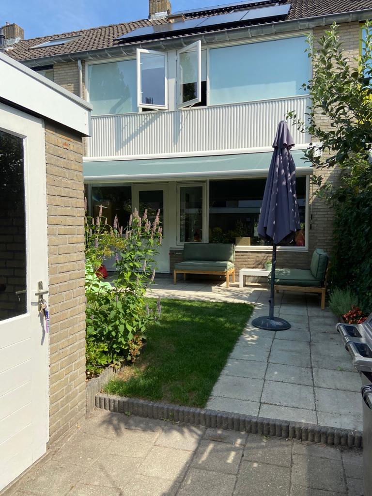 Net crèmewit knikarmscherm Staccato groen doek 550cm breed, Tuin en Terras, Zonneschermen, Ophalen, 450 cm of meer, Zo goed als nieuw
