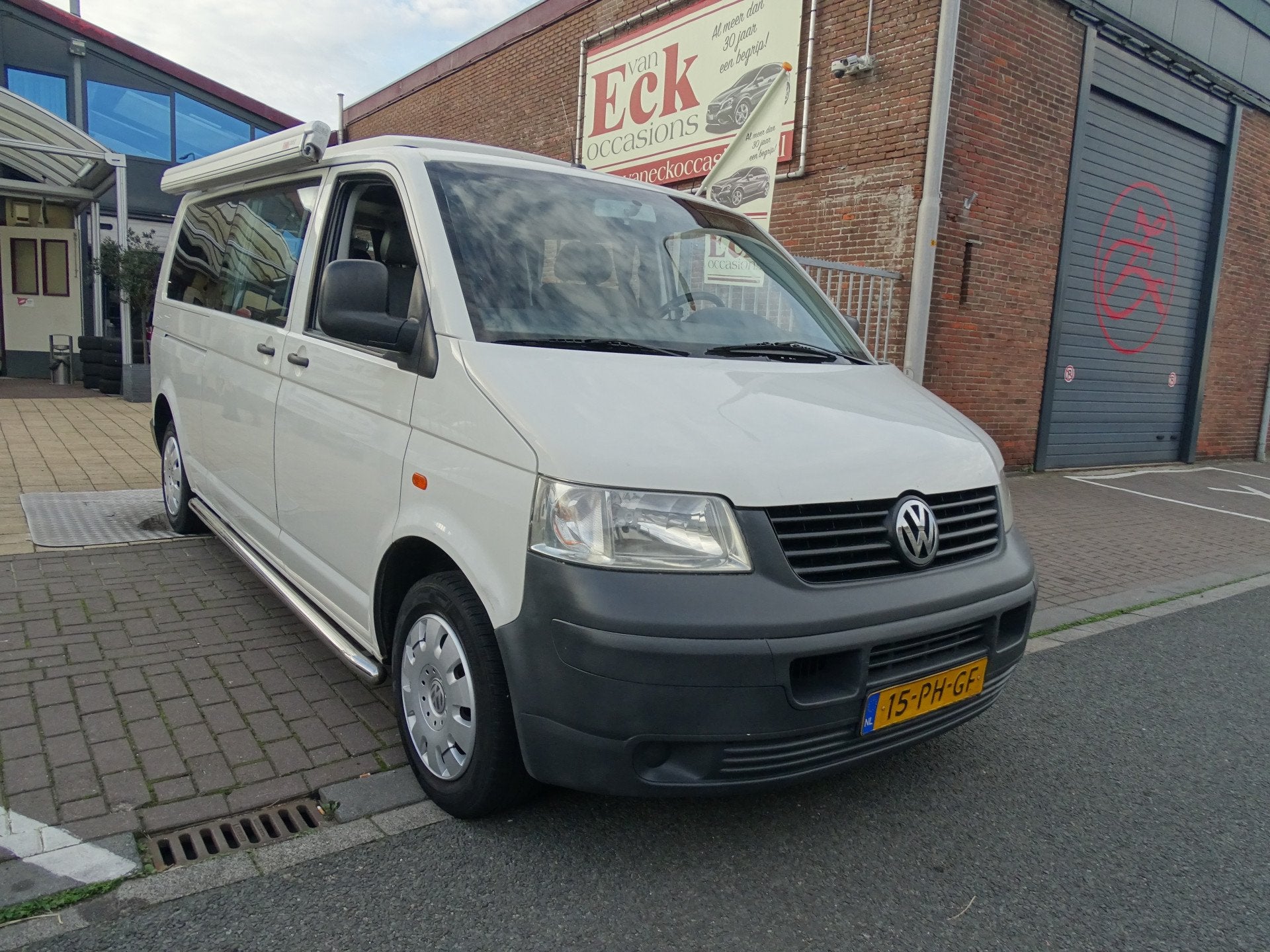Volkswagen Transporter kampeerwagen 1.9 tdi (bj 2004), Caravans en Kamperen, Campers, Van Eck Occasions, Volkswagen, Tot en met 2