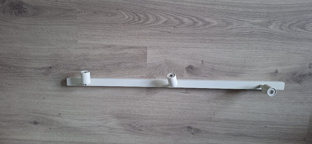 3 spotjes, wit, 78 x 2,3 x 2,7 cm, Ophalen, Zo goed als nieuw, Plafondspot of Wandspot