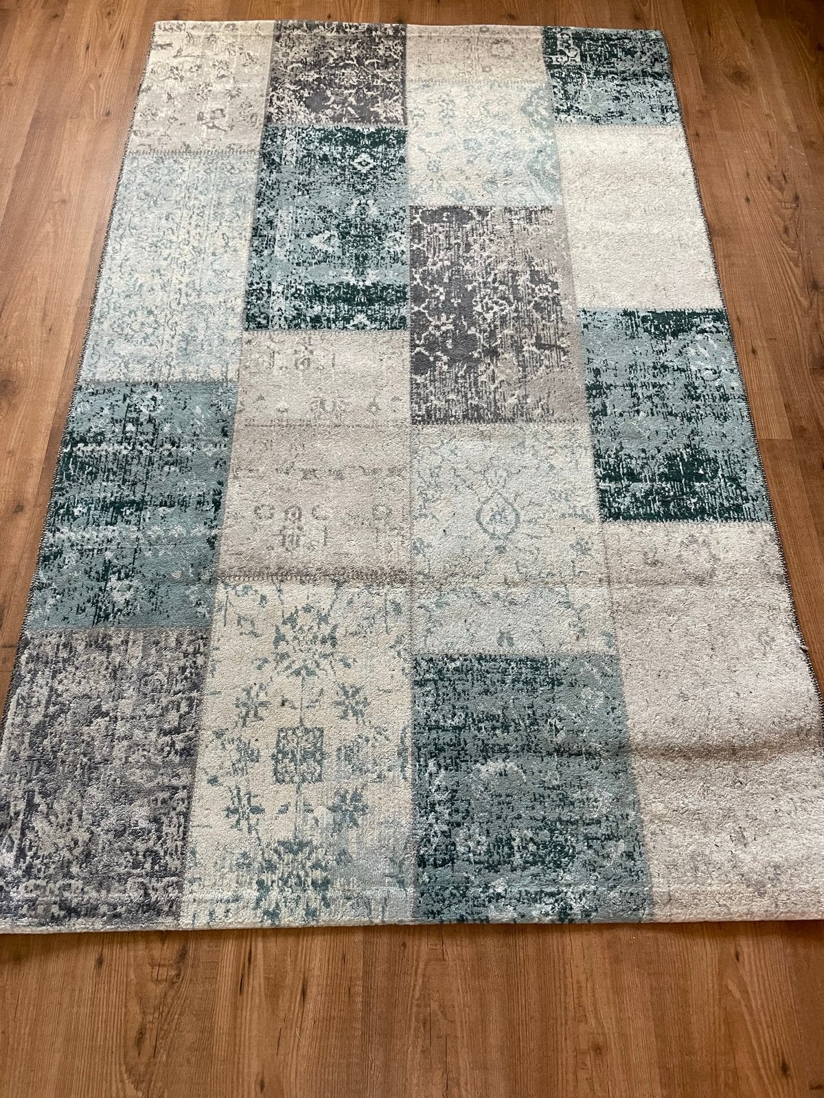 Patchwork vloerkleed, blauw/grijs/beige, zo goed als nieuw, Huis en Inrichting, Ophalen, Gebruikt, 100 tot 150 cm, Blauw