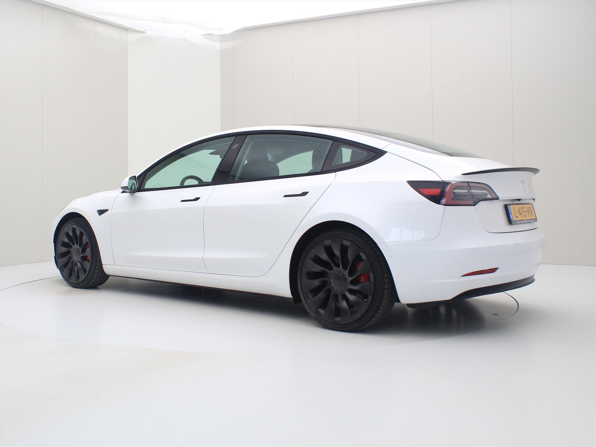 Tesla Model 3 Performance AWD 486pk 75 kWh 87.7% SoH FACELIF, Automaat, Gebruikt, Zwart, Origineel Nederlands