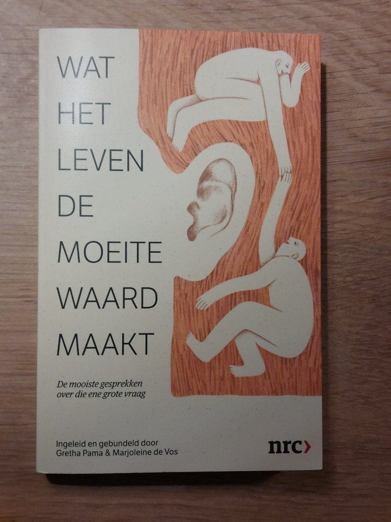 Wat het leven de moeite waard maakt - NRC boek, Boeken, Ophalen of Verzenden, Zo goed als nieuw