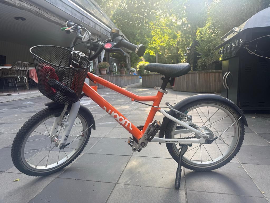 Woom 3 Automatische versnelling 16 inch - IZGS, Fietsen en Brommers, Ophalen, Zo goed als nieuw, Velgrem, 16 tot 20 inch