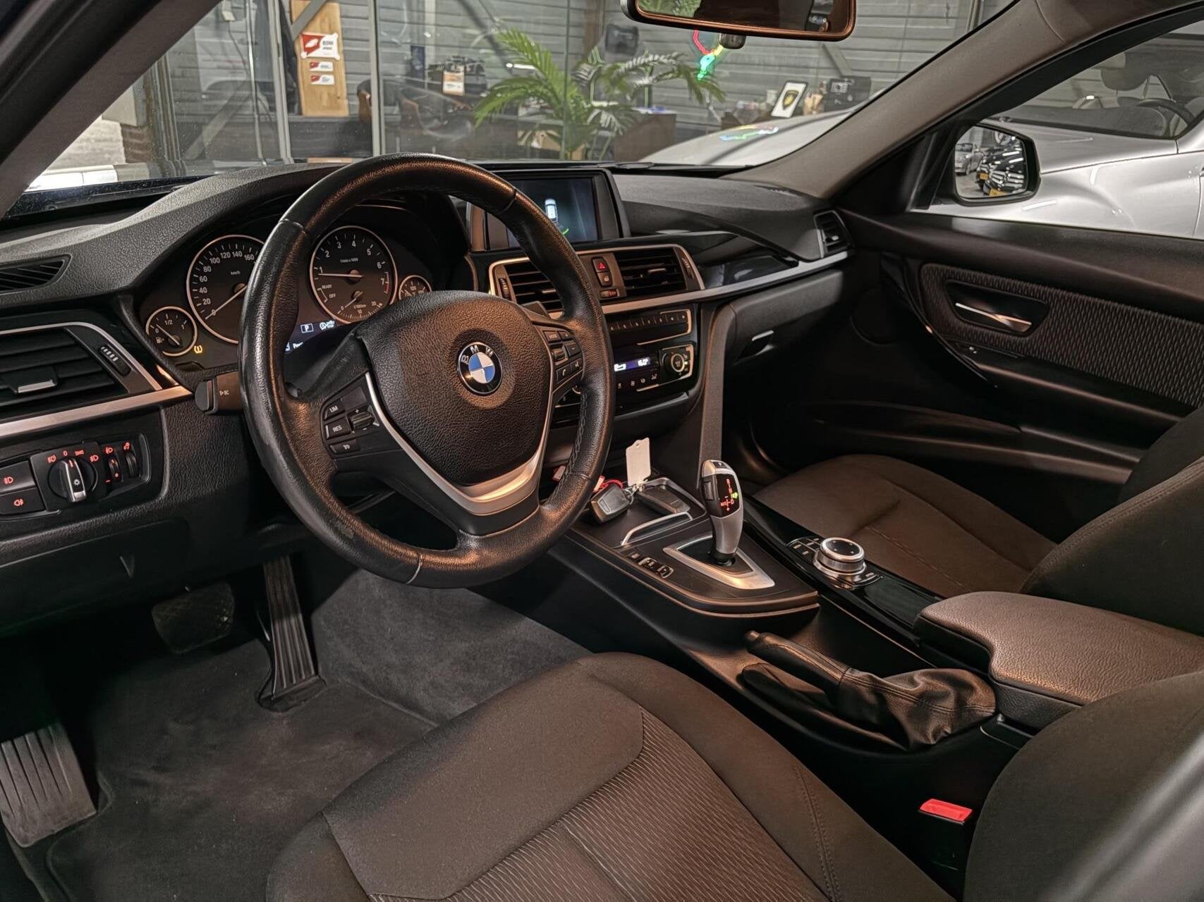 BMW 3-serie Touring 320i 184pk | LED | Elek. Klep | Navi 320, Auto's, Automaat, 1998 cc, Euro 6, 4 cilinders