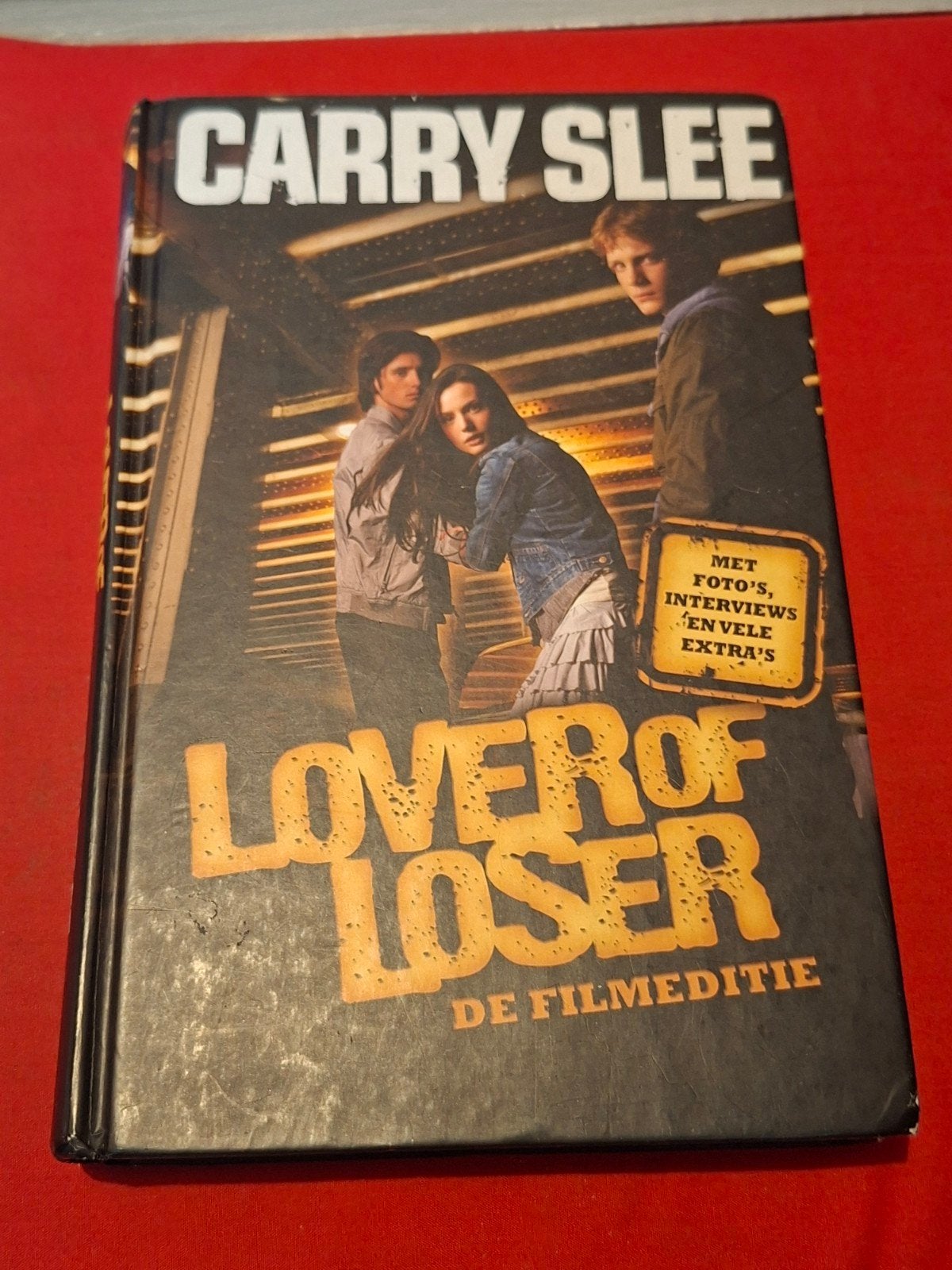 GESIGNEERD Lover of loser. Carry Slee. 2009, Boeken, Ophalen of Verzenden, Gelezen