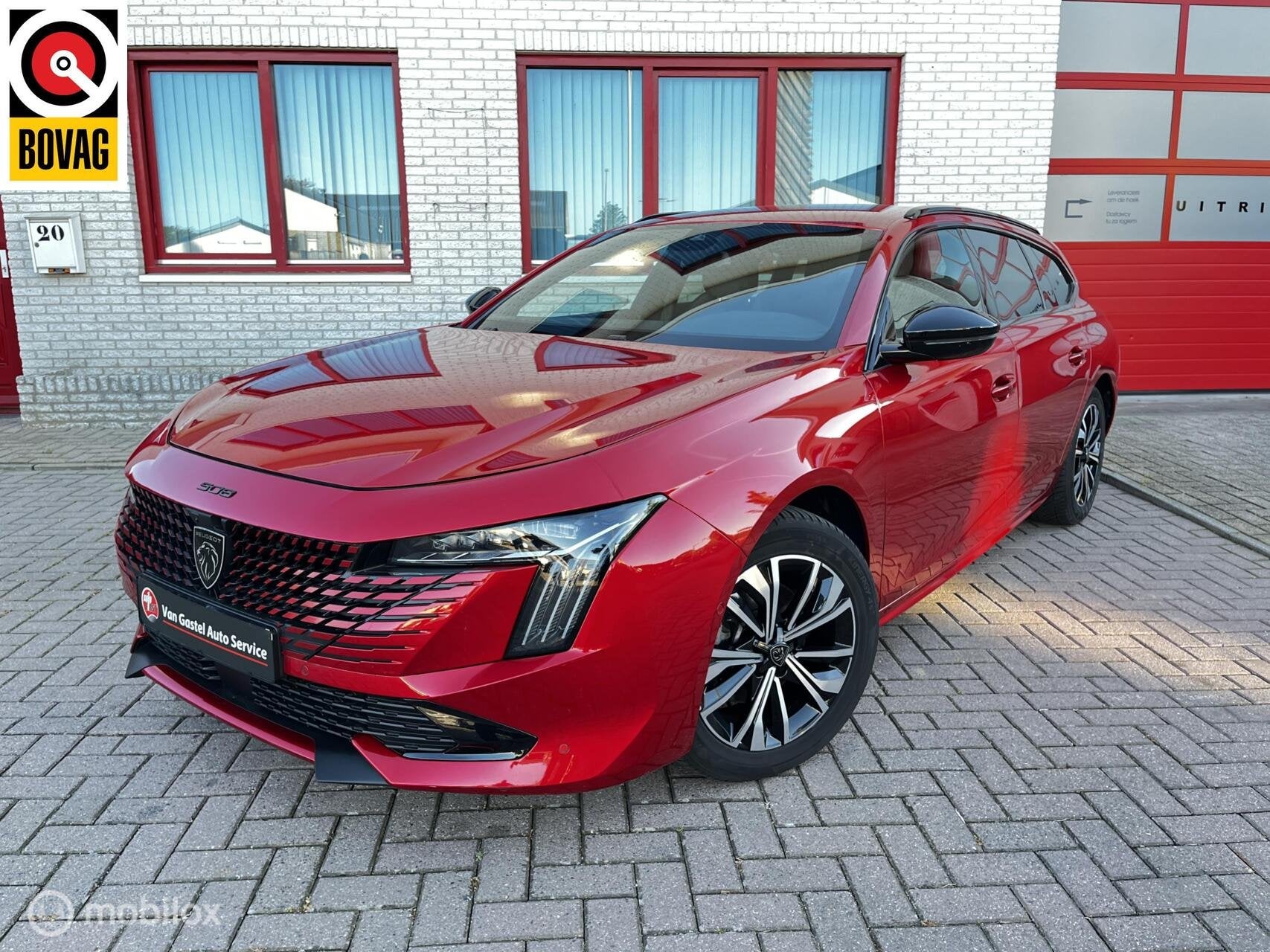 Peugeot 508 SW 1.2 PureTech 130 Allure, Auto's, Peugeot, Gebruikt, Zwart, 1199 cc, Leder en Stof