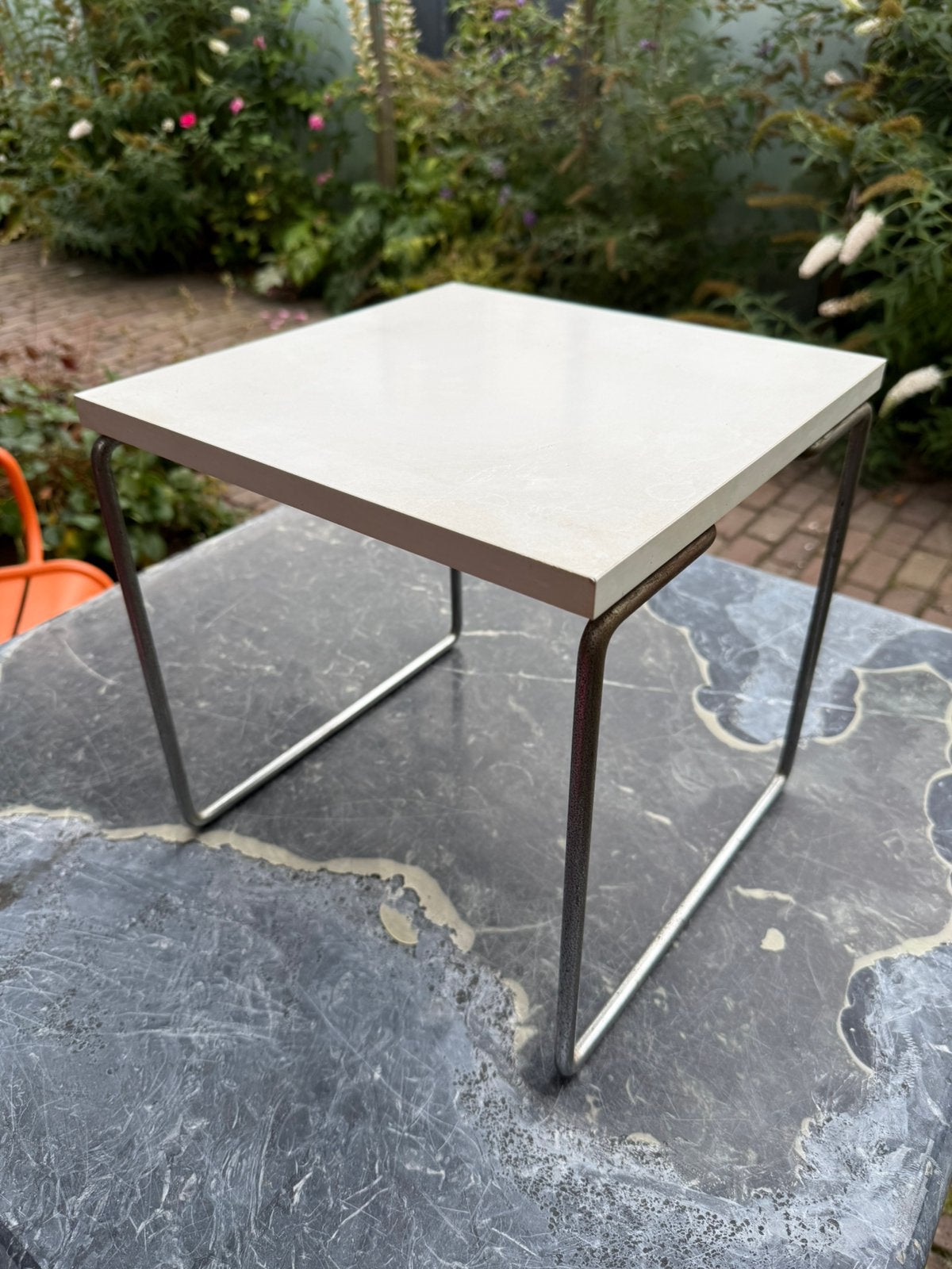 Brabantia bijzettafeltje 30-30-30 cm, Huis en Inrichting, Tafels | Bijzettafels, Ophalen, Minder dan 45 cm, Minder dan 55 cm, Metaal of Aluminium