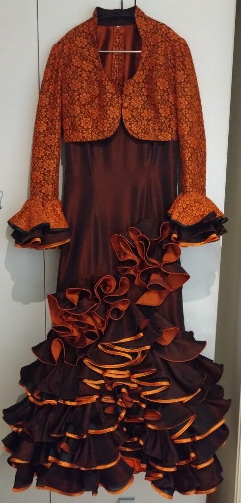 Schitterende Spaanse flamencojurk met bijpassend jasje, Kleding | Dames, Bruin, Ophalen of Verzenden, Maat 36 (S), Onder de knie