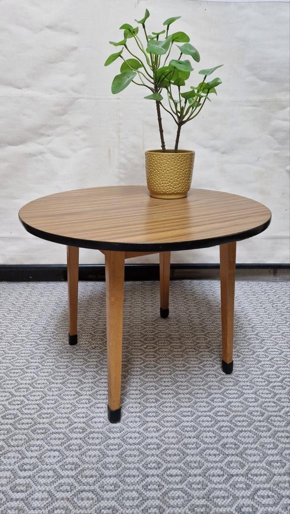 retro schooltafeltje/vintage bijzettafeltje, Ophalen, Huis en Inrichting