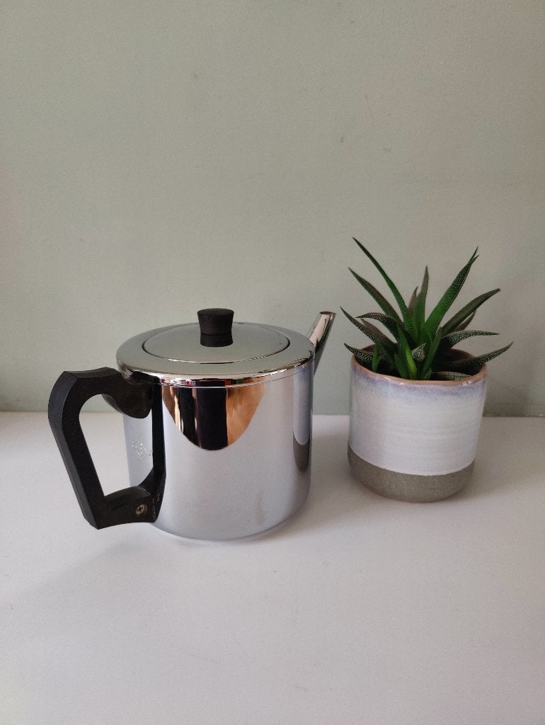 Vintage Bredemeijer RVS theepot met bakelieten handvat, Theepot/fluitketel, Gebruikt, Zilver, Ophalen of Verzenden