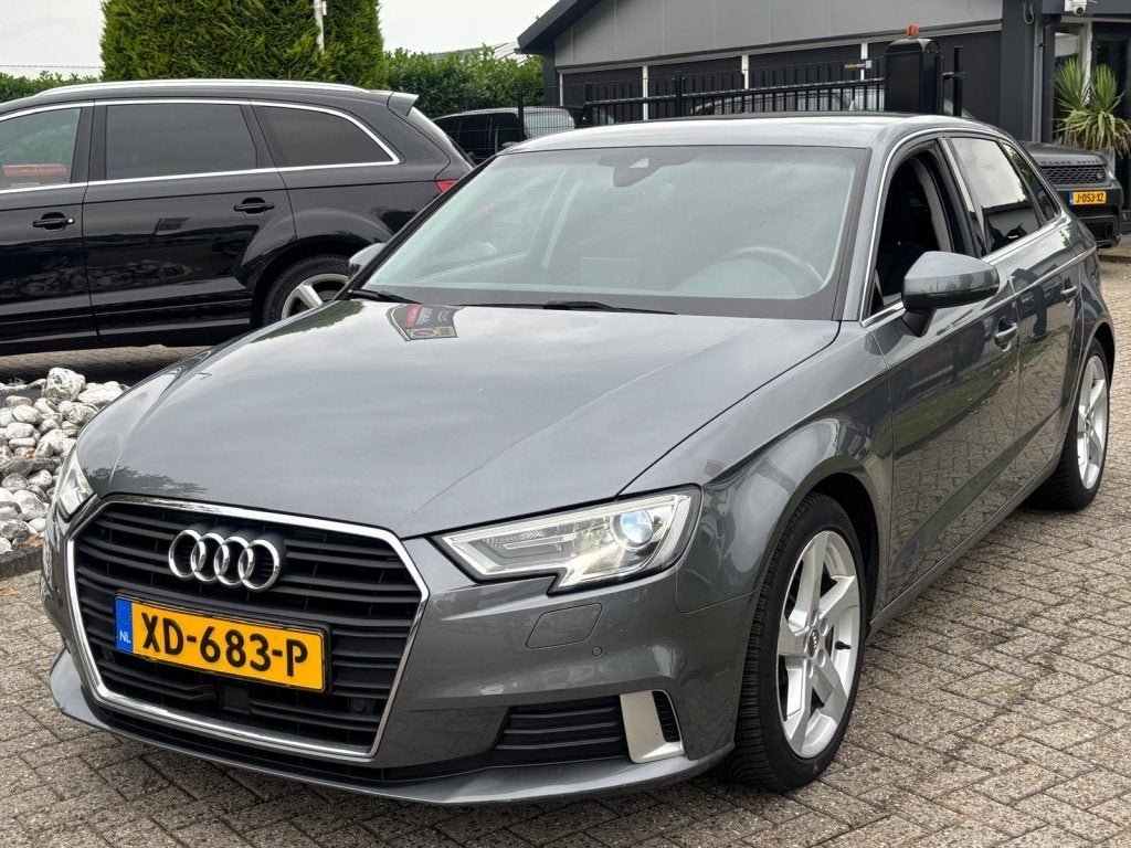 Audi A3 Sportback 1.5 TFSI 2017 Sportback Automaat Xenon Fac, Auto's, Stof, Euro 6, 4 cilinders, 150 pk