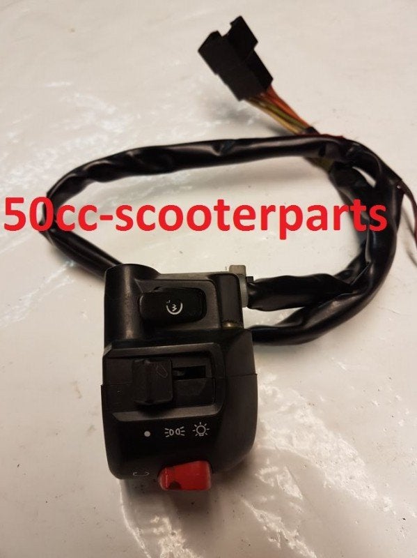 Stuurschakelaar Rh Suzuki Burgman 400 37200-15F10-000 Gebrui, Ophalen of Verzenden