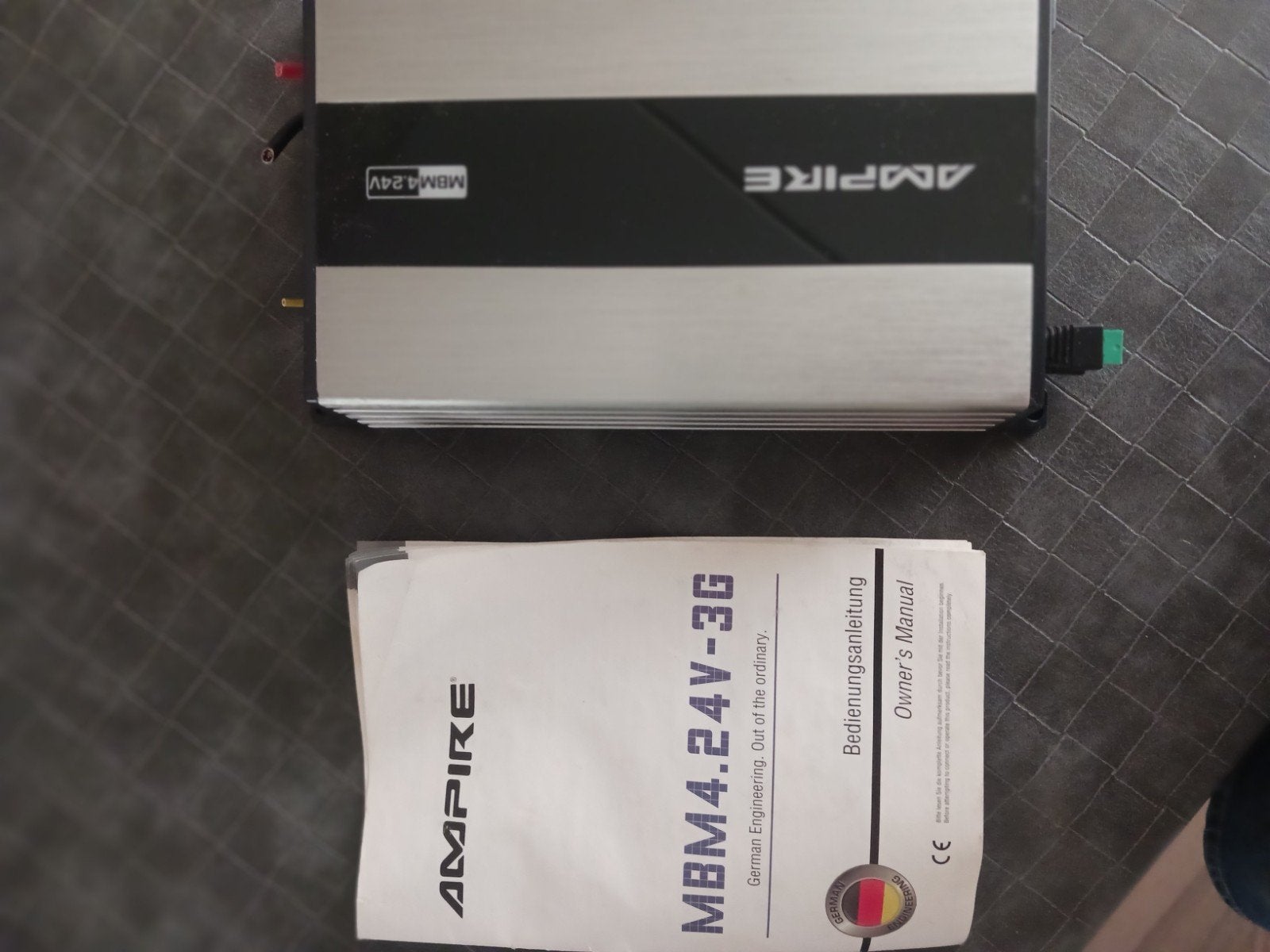 24 volt Ampire MBM 1.24 Versterker 440 Watt, Ophalen of Verzenden, Gebruikt