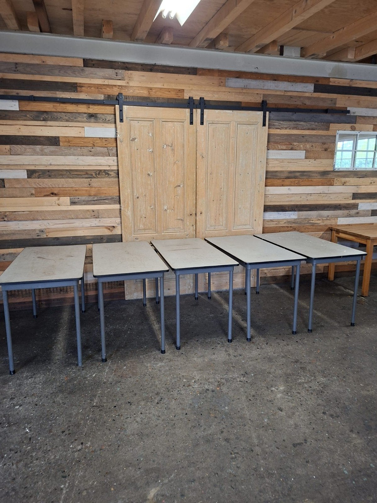 5 Retro stalen kantinetafels - 17,50 per tafel, Ophalen, Gebruikt, 100 tot 150 cm, 50 tot 100 cm