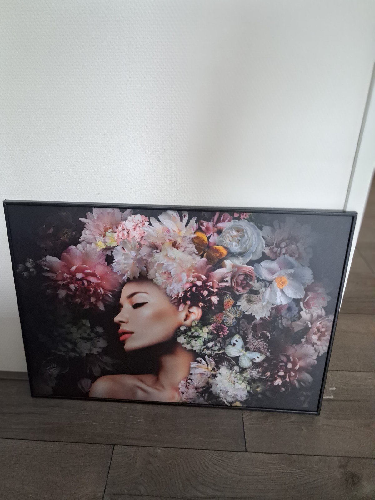 Schilderij vrouw met bloemenhoed., Huis en Inrichting, Ophalen, 50 tot 75 cm, Schilderij, 50 tot 75 cm