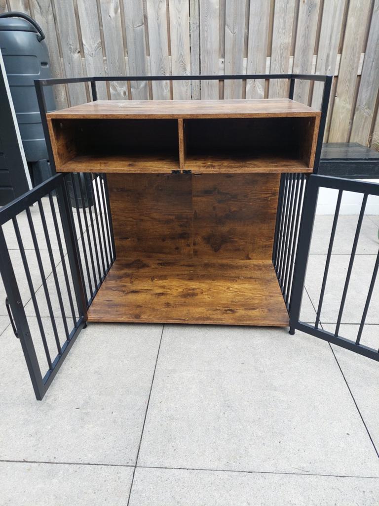 Benchmeubel hond , prachtig metaal en hout., Dieren en Toebehoren, Hondenbenches, Ophalen, Zo goed als nieuw
