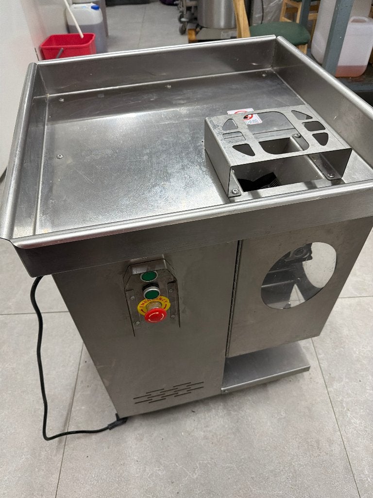 Professionele Vleessnijmachine WQ-105 - 2200W - 500kg/uur, Zilver, Ophalen of Verzenden, Zo goed als nieuw, Metaal