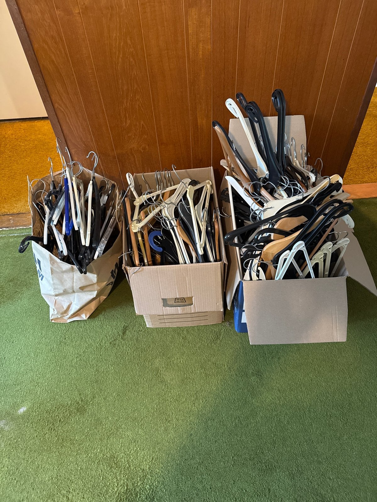Grote partij kledinghangers (diverse materialen), Ophalen, Gebruikt, Overige materialen, Kinderen en Volwassenen