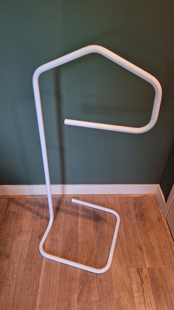 Ikea dressboy niels gammelgaard, Huis en Inrichting, Woonaccessoires | Kapstokken, Zo goed als nieuw, Minder dan 100 cm, Hout