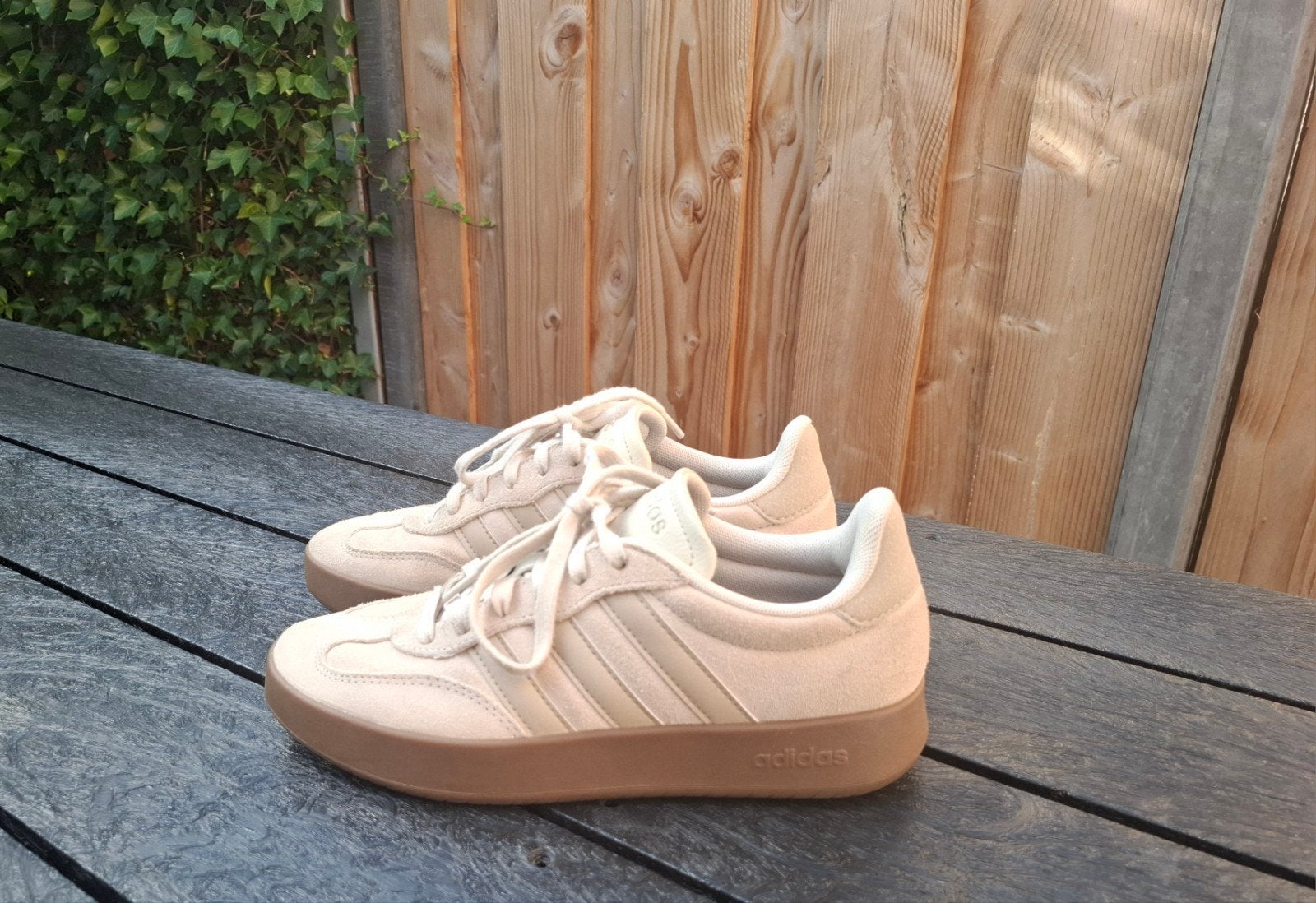 Adidas sneakers, Adidas, Beige, Ophalen of Verzenden, Sneakers of Gympen