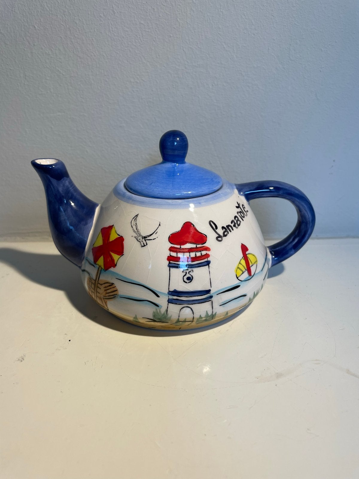 Leuke theepot met vuurtoren en strand decoratie, Theepot/fluitketel, Gebruikt, Ophalen of Verzenden, Steen/keramiek