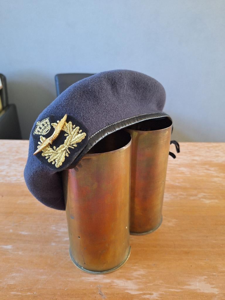 Baret Koninklijke Luchtmacht hogere rangen, Ophalen of Verzenden, Luchtmacht, Nederland, Helm of Baret