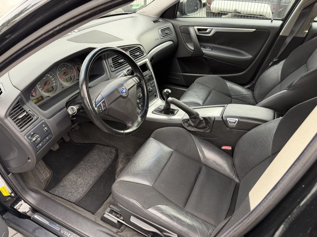 Volvo V70 2.4 Edition| 2007| LEER| CLIMA| CRUISE| LM| NAP, Voorwielaandrijving, Leder en Stof, Zwart, 1470 kg
