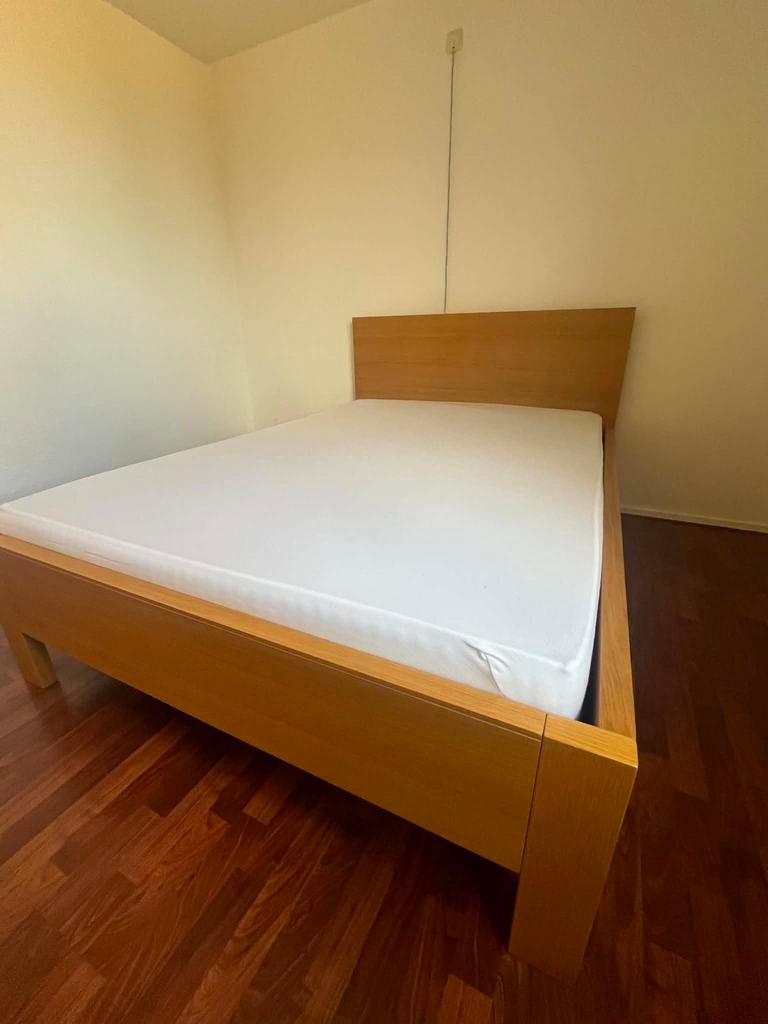 Tweepersoons bed 140x210cm - Houten frame, Ophalen, 210 cm, Tweepersoons, 140 cm
